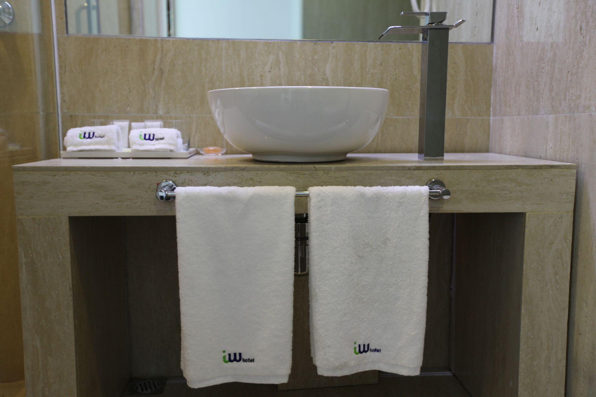 Iw Hotel Hong Kong Esterno foto