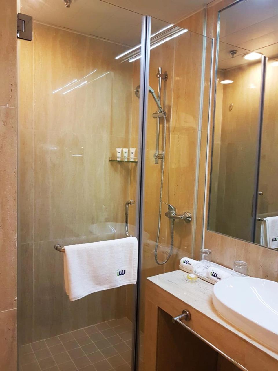 Iw Hotel Hong Kong Esterno foto